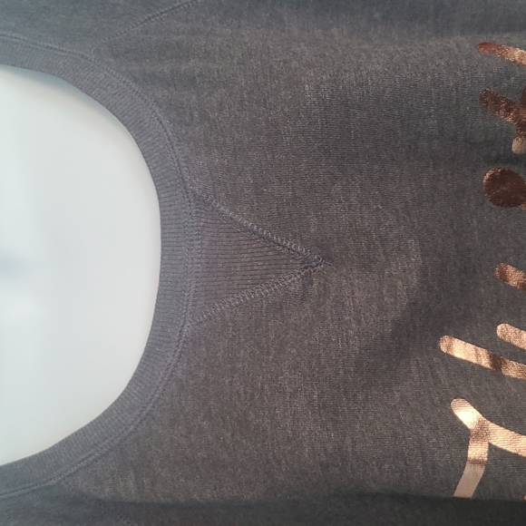 BRAND NEW SWEATSHIRT! - Picture 3 of 8